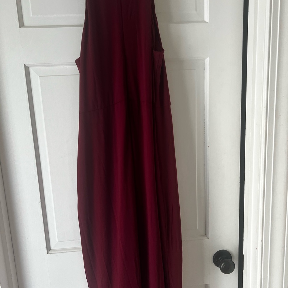 Elegant Burgundy Sleeveless Dress
